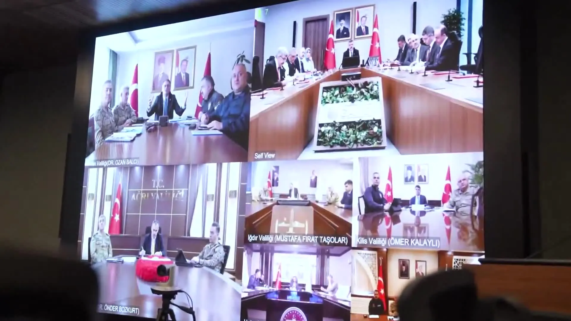 İçişleri Bakanı Mustafa Çiftçi, sınır illerinin Valileri ile güvenlik toplantısı yaptı